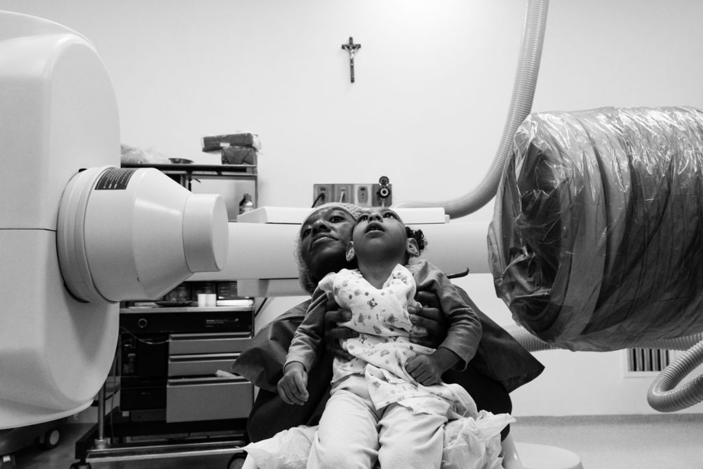 Samara and her mother in a swallowing test, which showed no abdominal severity in the girl. The test took place at Farallones Clinic, south of Cali. April 15, 2019.